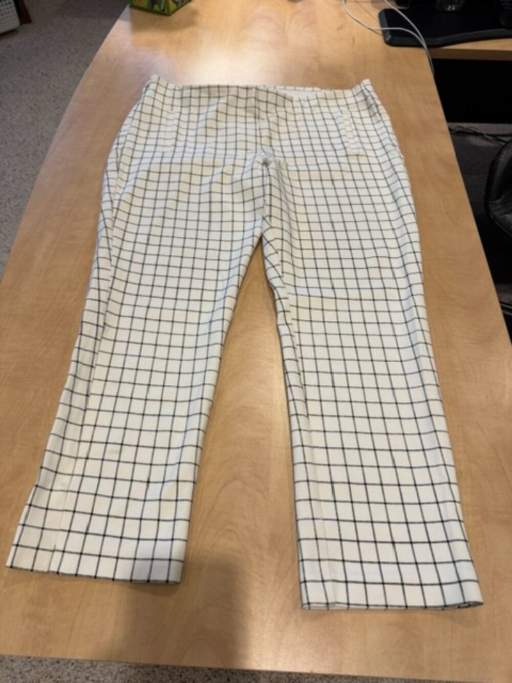 Chico's White Cropped Pants with Black Grid